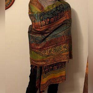 Pashmina Vibrant Paisley Reversible Wrap